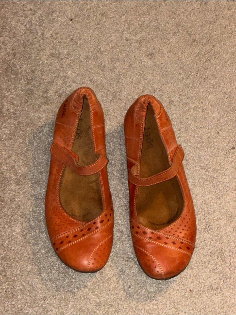 Naot Women’s Mary Jane Ballet Flats in Cognac Brown Sz 38